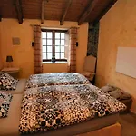 Casa Amarilla Гиа-де-Исора